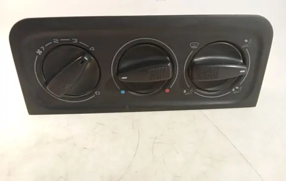 Volkswagen Golf III Climate control unit 1H6819075 1HO819045A 1HO820045