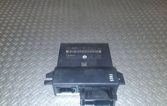 Audi A6 S6 C6 4F Gateway control module 4F0907468D