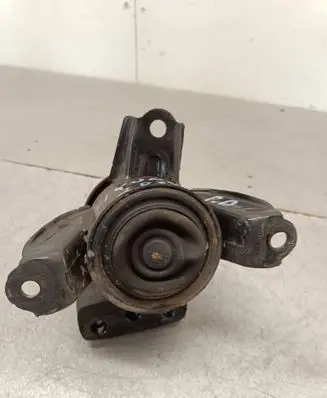 Hyundai i40 Engine mount bracket 218103Z400 1501260031