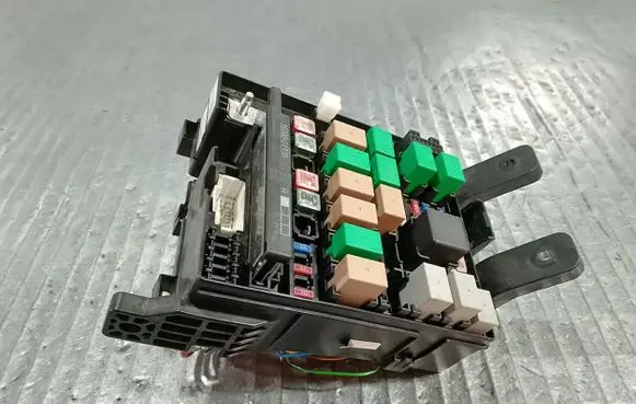 KIA Sportage Fuse box set 91451-3U484