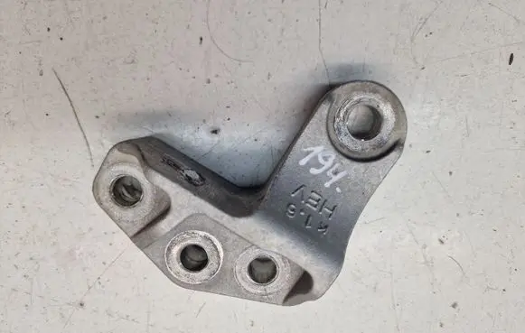 KIA Ceed Engine mounting bracket