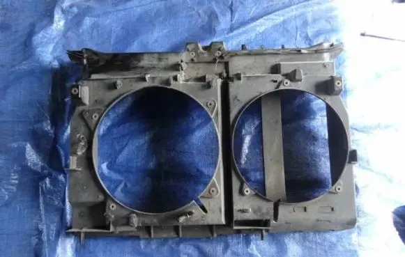 Peugeot 807 Radiator cooling fan shroud 19860803