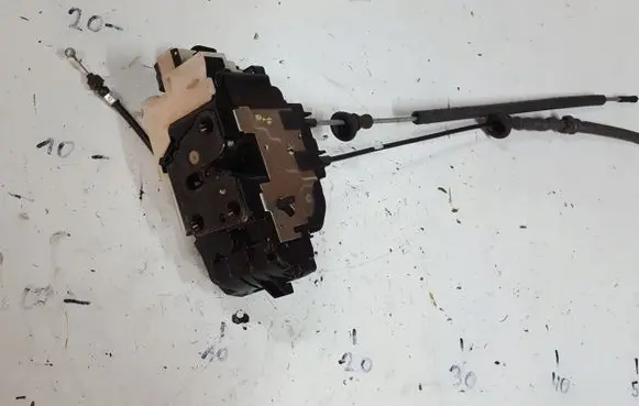 Hyundai Santa Fe Loading door lock 
