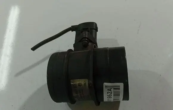 Volkswagen Touran I Mass air flow meter 074906461BX