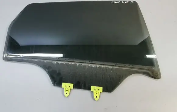Nissan Qashqai Rear door window glass 43R006723