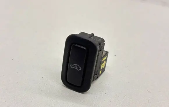 Volkswagen Polo Alarm switch 6Q0962109