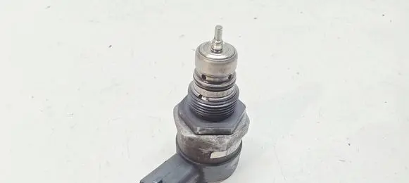 KIA Sorento Fuel pressure sensor 314022F600 0281006405