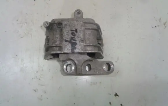 Volkswagen Touran I Engine mount bracket 1K0199262BB
