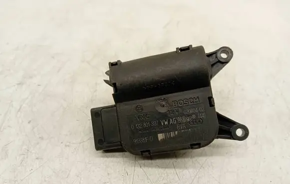 Audi A3 S3 A3 Sportback 8P Air flap motor/actuator 0132801337