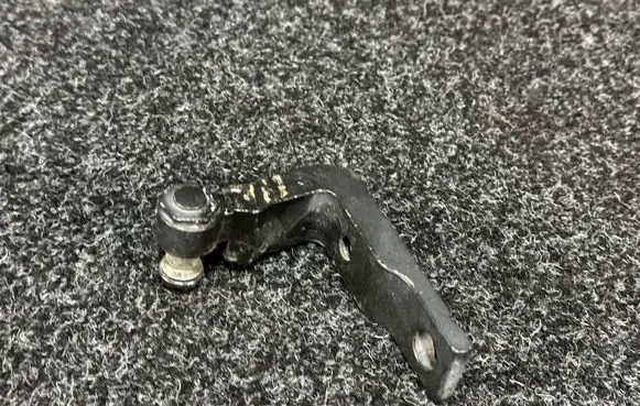 Volvo XC40 Front door lower hinge 31457071
