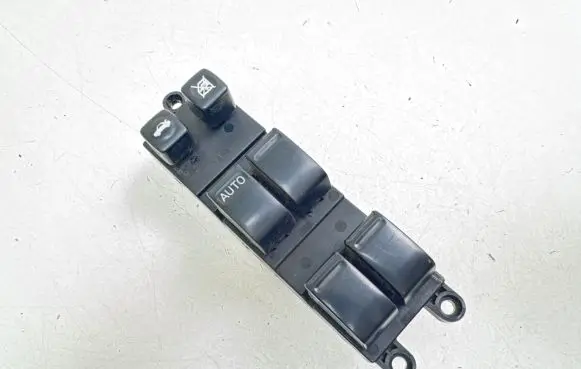 Nissan Primera Electric window control switch 25401AV640 C8DD702N 2913N1