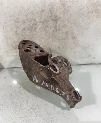 Audi A4 S4 B6 8E 8H Engine mounting bracket 8e0199351