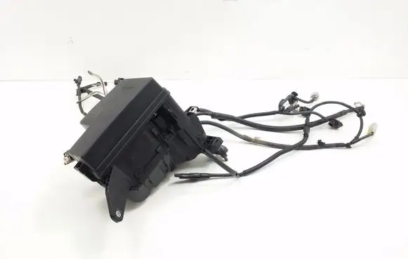 Toyota RAV 4 (XA40) Fuse module 8274142020