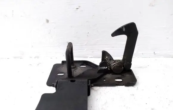 Audi Q7 4L Engine bonnet/hood lock/latch loop/hook 4L0823480
