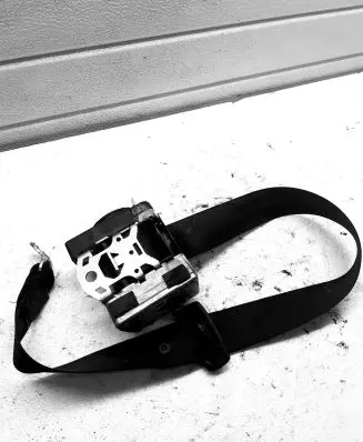 Audi A6 S6 C5 4B Middle seatbelt (rear) 00064577