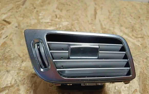 Mercedes-Benz CLS C218 X218 Dashboard side air vent grill/cover trim A2188300954