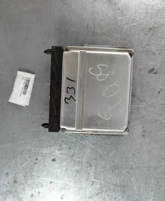 Volvo V70 Engine control unit/module 08667708a