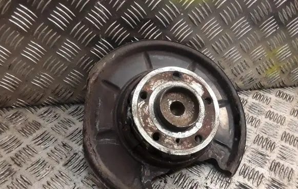 Mercedes-Benz A W169 Rear wheel hub