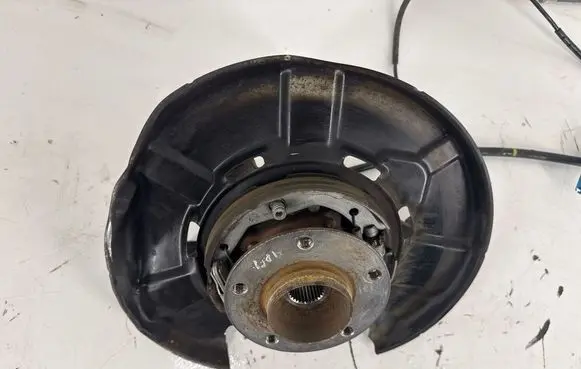 BMW X1 E84 Rear wheel hub 6788050 1161761 11677012