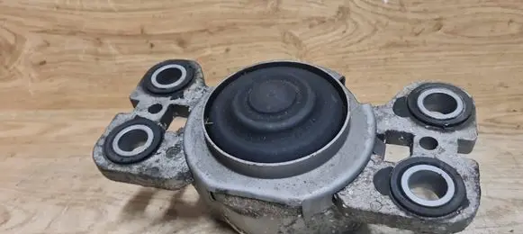 Volvo XC60 Engine mount bracket 8G9N7M121BA