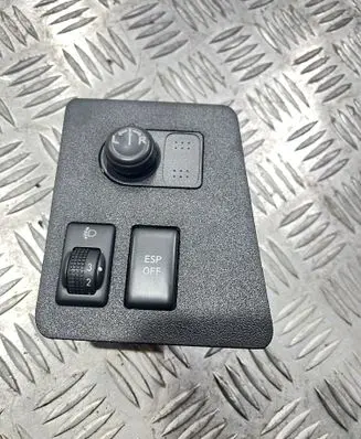 Nissan Qashqai Wing mirror switch 68485JD900