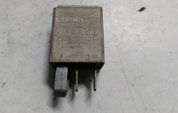Volkswagen Touran I Other relay 1K0951253