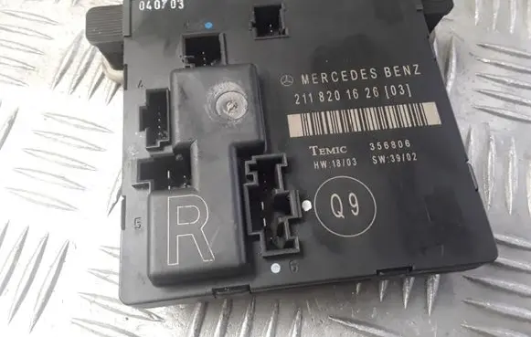 Mercedes-Benz E W211 Door control unit/module 2118201526 211820152603