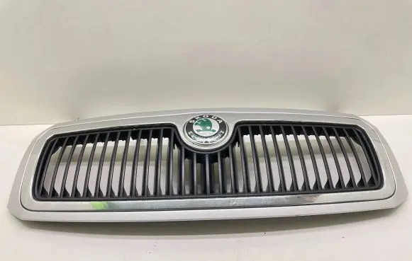 Skoda Fabia Mk2 (5J) Front bumper upper radiator grill 6Y0853668B 1175130001