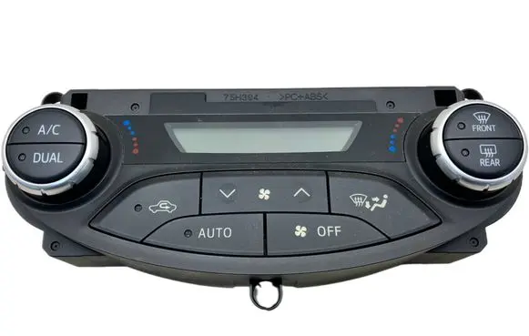 Toyota Yaris Climate control unit OYT25872 75F206