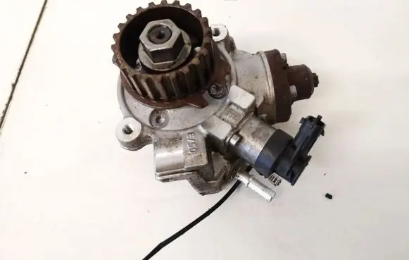 Opel Combo E Fuel injection high pressure pump 0445010739 9811347380