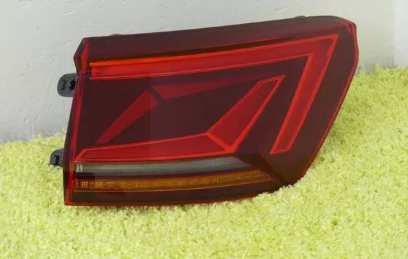 Volkswagen Touareg III Rear/tail lights 760945208a