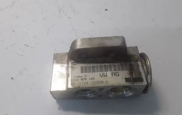 Volkswagen PASSAT B6 Air conditioning (A/C) expansion valve 1K2820103 1K0820679