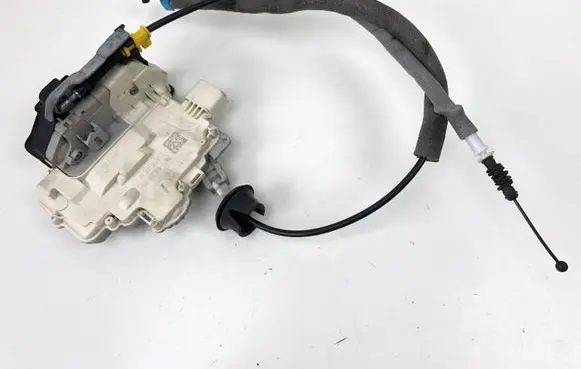 Audi Q7 4M Rear door lock 4G0839015