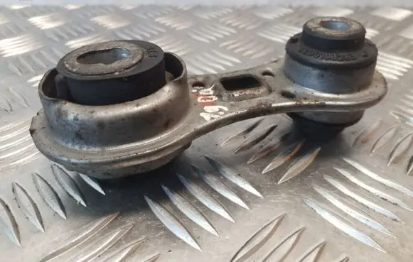 Engine mount bracket
