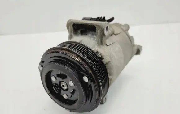 Opel Zafira C Air conditioning (A/C) compressor (pump) 401575950