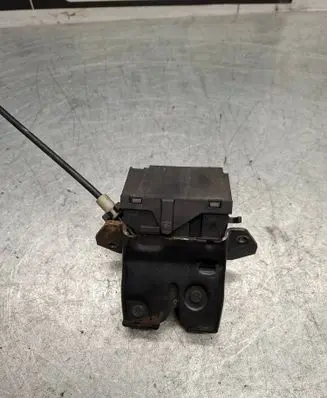 Mercedes-Benz E W211 Loading door lock A1717500085 A1717500185