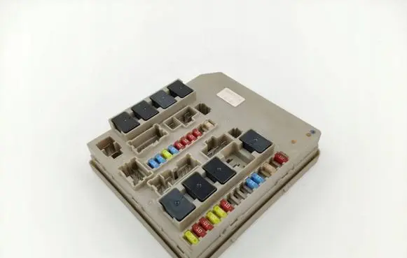 Renault Clio III Fuse module 902663A
