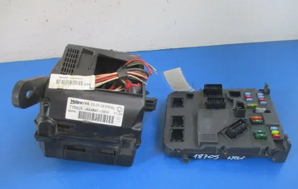 Peugeot 206 CC Fuse box set 9657999780