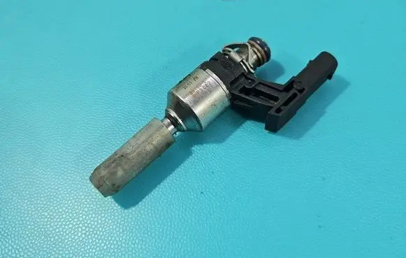 Fuel injector