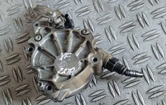 Jaguar XF X250 Vacuum pump D171B1B