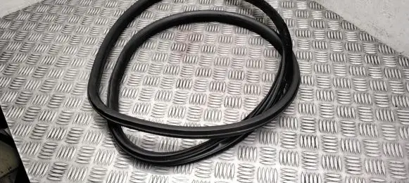 Volvo V70 Rear door rubber seal (on body) 