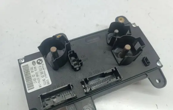 BMW 7 E65 E66 Power management control unit 9132581 8ES00827018 61359132581