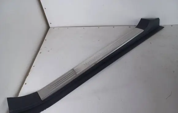 Mercedes-Benz SL R230 Side skirt front trim A2306805035