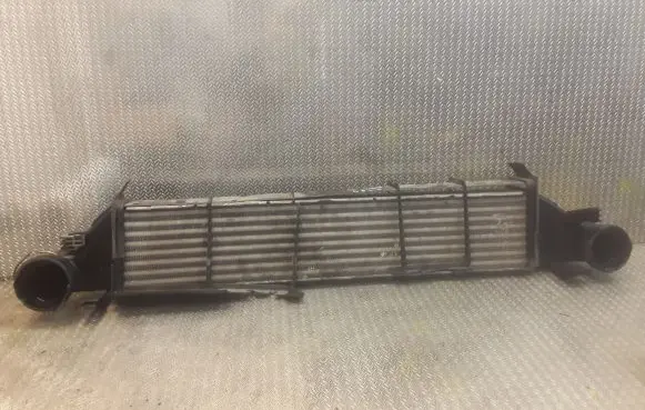 Mercedes-Benz C W203 Intercooler radiator 2035000600 A2035000600