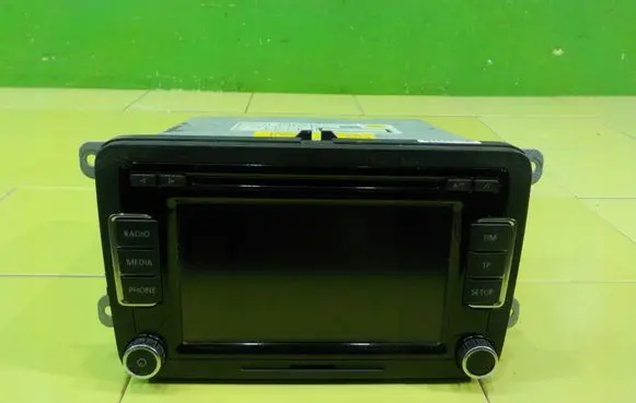 Volkswagen Scirocco Radio/CD/DVD/GPS head unit 7647239360