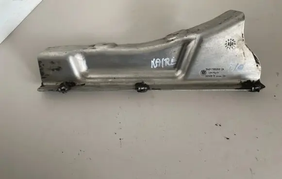 BMW 5 F10 F11 Heat shield in engine bay 7185203 24640010