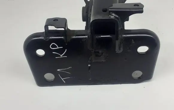 Toyota Verso Engine mount bracket