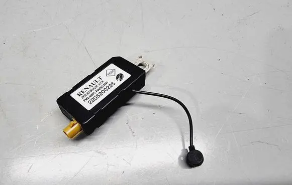 Renault Arkana Aerial antenna amplifier 282304642R