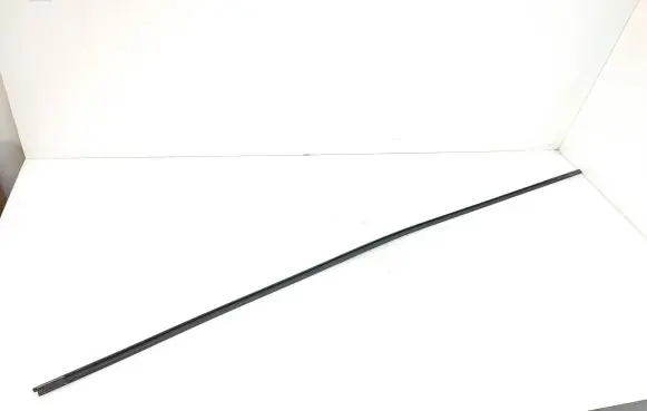 BMW i4 Rubber seal front door window/glass 7933086