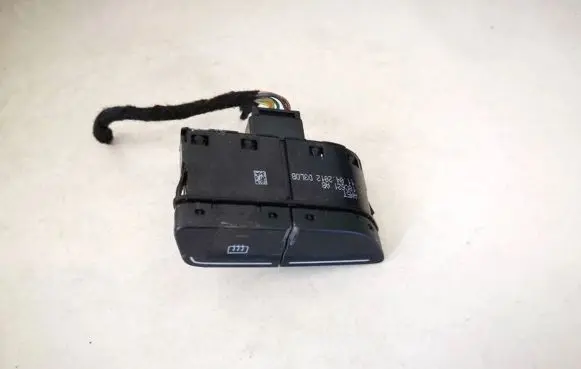 Ford Focus Windscreen/window heater switch am5t18c621ab